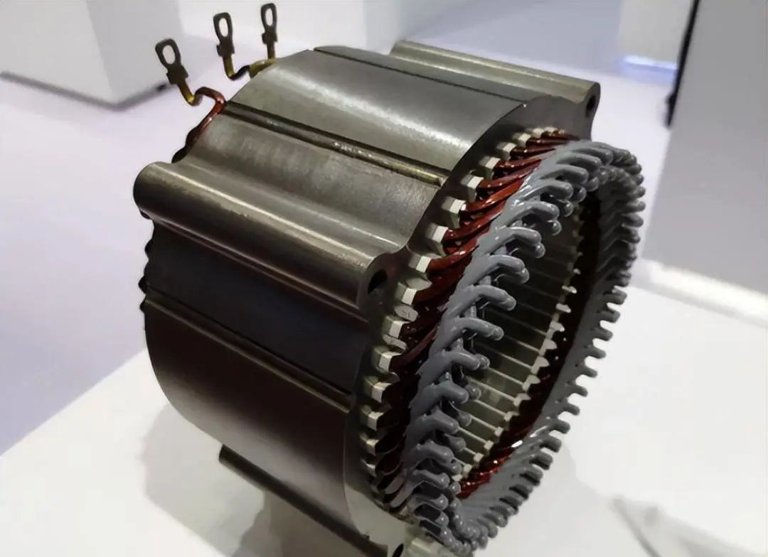 與圓形電機相比，為什么扁線電機更適合新能源汽車領域？—AIP艾普.jpg
